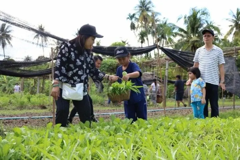 ปฐม เชื่อมอาหารอินทรีย์สู่ผู้บริโภค จัดทริป “พาคนกินพบคนปลูก”