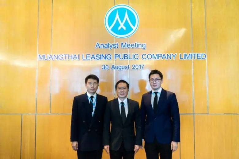 คุณชูชาติ เพ็ชรอำไพ ประธานกรรมการบริหาร พ...