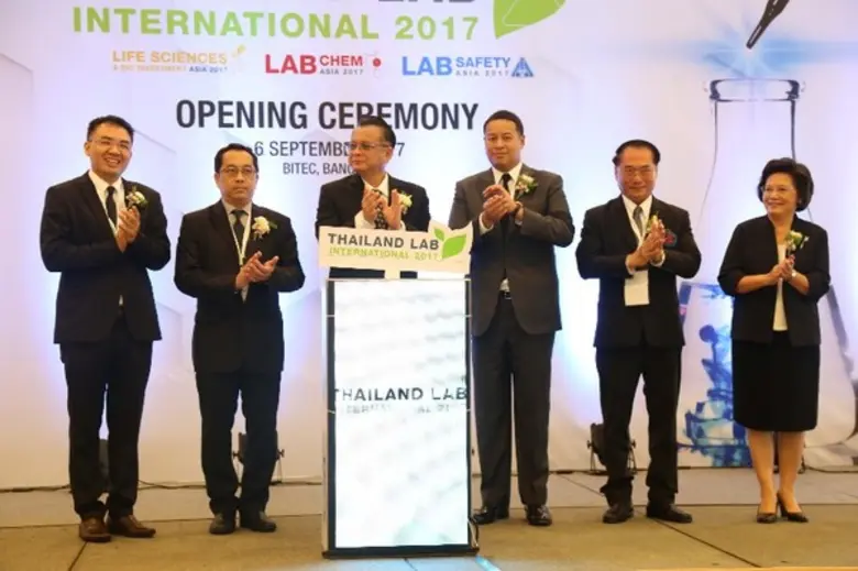 ดร. สุทธิเวช ต.แสงจันทร์ อธิบดีกรมวิทยาศาสตร์บริการ...