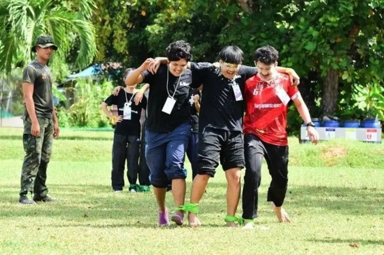 ท่ามกลางกระแสการรับน้องด้วยความรุนแรง และ...