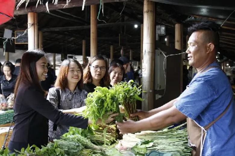 ปฐม ปลุกพลังผู้บริโภคใส่ใจสุขภาพ  จัดกิจกรรม “กินผักผลไม้ 400 กรัมต้านโรค ” ครั้งที่ 19 ณ ตลาดสุขใจ