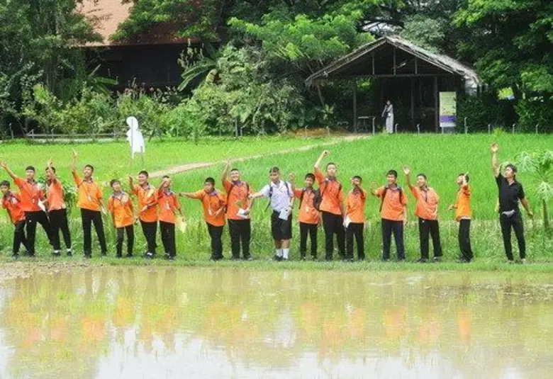 พลอากาศเอก ประจิน จั่นตอง รองนายกรัฐมนตรี...