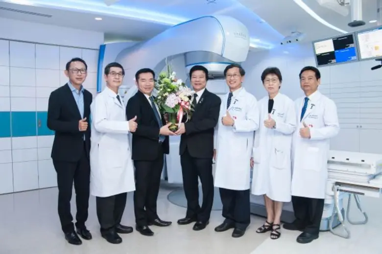 คุณสมพงษ์ ชื่นกิติญานนท์ ประธานเจ้าหน้าที...