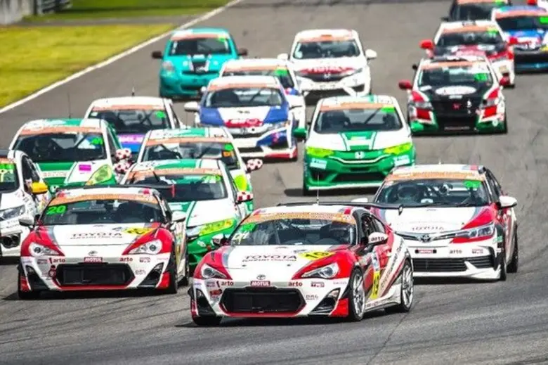 “โตโยต้า ทีมไทยแลนด์” ดับเบิ้ลวิน ยึดโพเดียมอันดับ 1 ตอกย้ำความแรง ศึกมาราธอน“RAAT Thailand Endurance Championship International 2017”