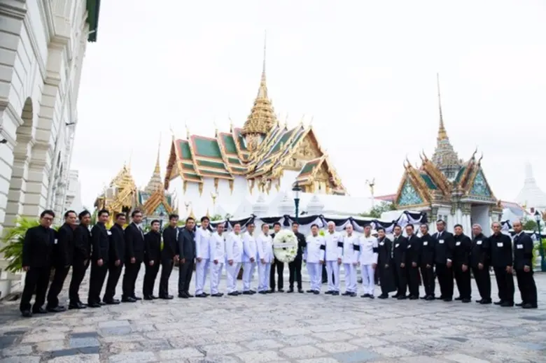 คณะกรรมการ และคณะผู้บริหาร บริษัท ศรีอยุธ...