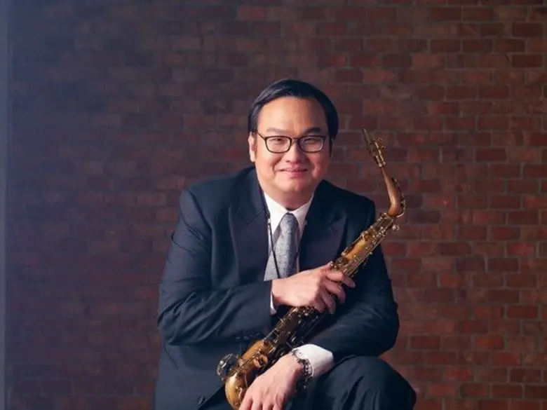 ในฐานะเป็นผู้ถวายงานด้านดนตรี แด่พระบาทสม...