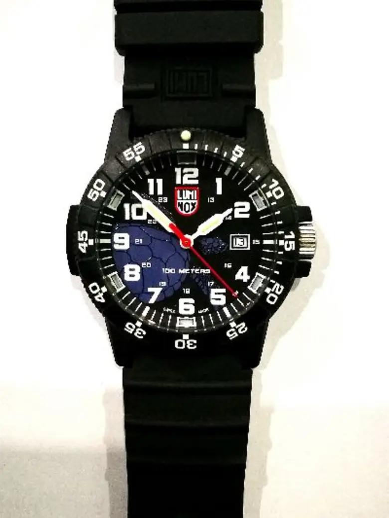 Luminox ซึ่งจัดจำหน่ายโดย บริษัท ศรีทองพา...