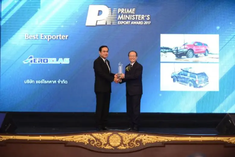 ดร.ภวัฒน์ วิทูรปกรณ์ ประธานกรรมการ บริษัท...