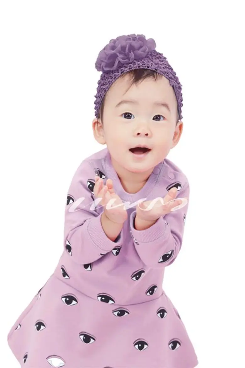 นิตยสารแพรวก้าวสู่ปีที่ 39 ดึงสองบิวตี้ควีนต่างรุ่น มารีญา และเป่าเปา สวมมงขึ้นปก ฉบับ 10 กันยายน 2560