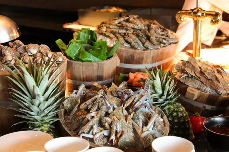 Room, Breakfast & Dinner Package at Hilton Pattaya