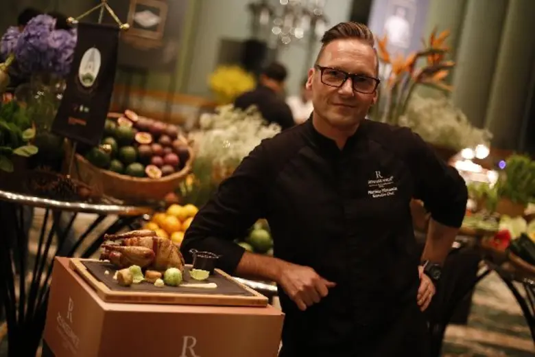 สัมผัสสุนทรียรสระดับเวิลด์คลาสเหนือจินตนาการ  ณ ห้องอาหาร อิตาเลี่ยน ลา ทาโวล่า โรงแรมเรเนซองส์ กรุงเทพฯ