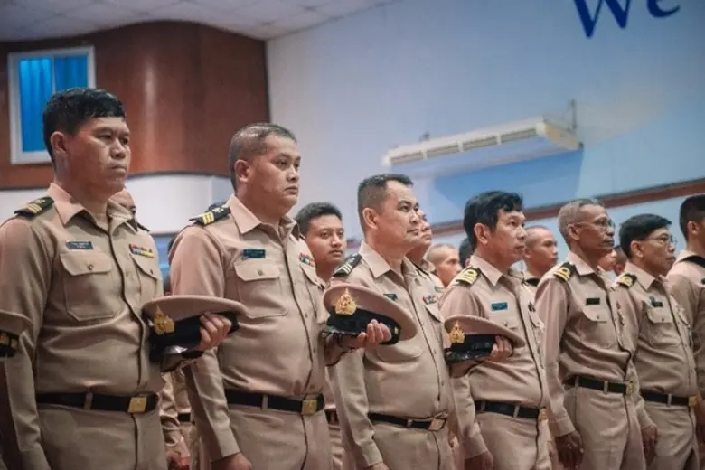 ยืนหยัดเคียงข้างทุกฮีโร่หมวก! 'CLEAR’ ต่อยอดแคมเปญ HAT HEROES ยกย่องหัวใจฮีโร่หมวก มอบผลิตภัณฑ์สระผมเคลียร์ เมน แก่ฐานทัพเรือสัตหีบ