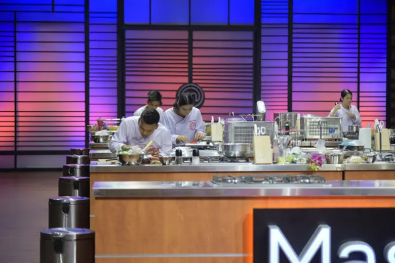 ทีวีไกด์: รายการ "มาสเตอร์เชฟ ไทยแลนด์" “มาสเตอร์เชฟฯ” 6 คนสุดท้ายลุ้นระทึก! “เชฟป้อม-เชฟเอียน-อิ๊งค์” การันตีความมันส์