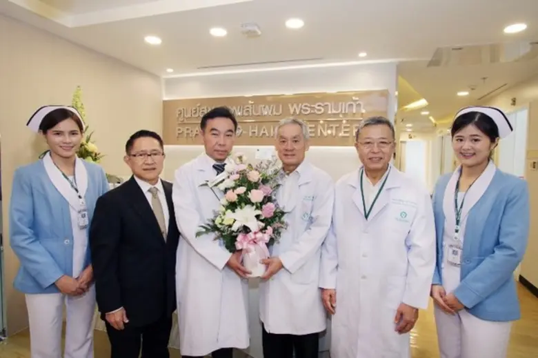 นายแพทย์ถนอมกิต เพราะสุนทร แพทย์ผ่าตัดผิว...