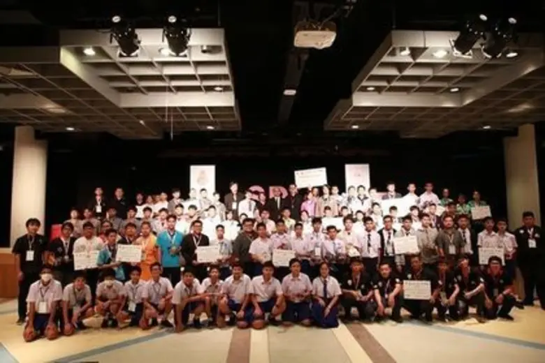 SPU: เยาวชนไทยเก่ง ROBOT!..ส่ง 180 ทีม เข้าร่วมประลองเจ้าความเร็ว “Line Tracking ROBOT CONTEST 2017” ชิงถ้วยนายกรัฐมนตรี