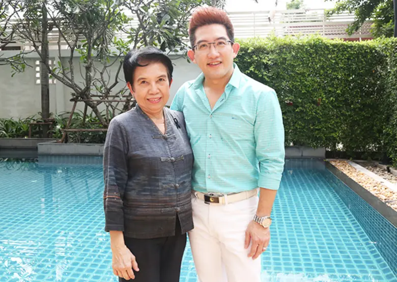 การท่องเที่ยวแห่งประเทศไทย (ททท.) ร่วมกับ อาจารย์ คฑา ชินบัญชร จัดโครงการ "เก๋ายกก๊วน ชวนเที่ยวไทย” แจกหนัก บินฟรี พักฟรี ทั่วไทย ลุ้นรับของรางวัลกว่า 500,000บาท