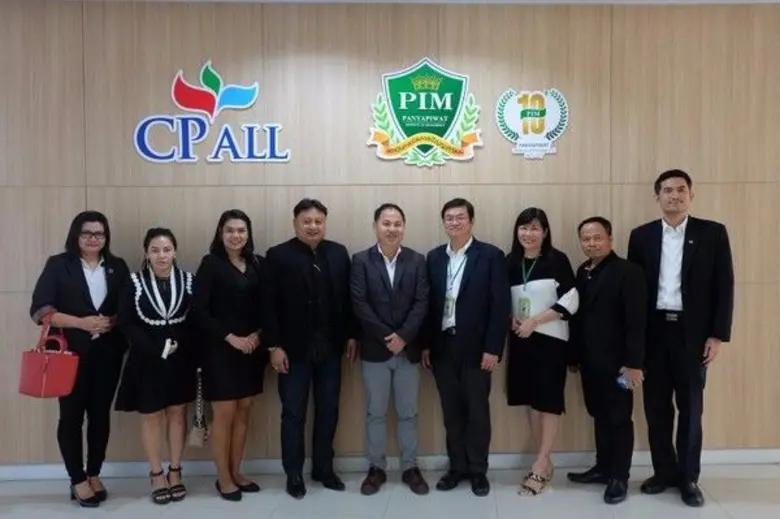 นายวันชัย ลี้นะวัฒนา กรรมการผู้จัดการ บริษัท เอช เซ...