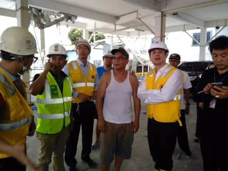 ตามที่ สนามแบตมินตันขนาดใหญ่ ซึ่งตั้งอยู่...