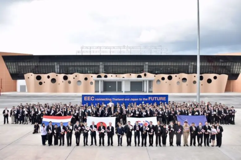 อุตตมฯ จัดขบวนทัพนักลงทุนญี่ปุ่นกว่า 300 ราย ส่องทำเลทอง “อีอีซี” เตรียมเร่งดัน 5 บิ๊กโปรเจกต์หนุน 10 อุตฯเป้าหมาย พร้อมดึงโบอิ้ง แอร์บัสร่วมทุน ปี 61