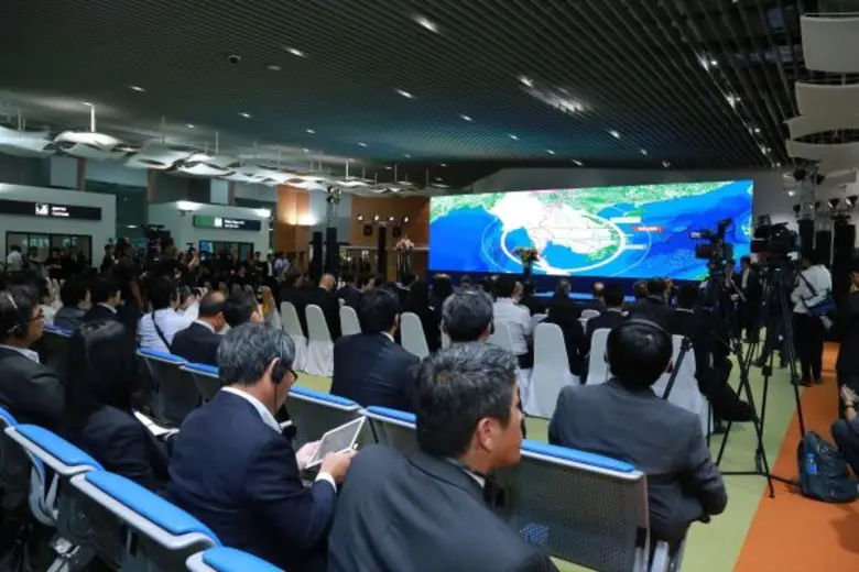 อุตตมฯ จัดขบวนทัพนักลงทุนญี่ปุ่นกว่า 300 ราย ส่องทำเลทอง “อีอีซี” เตรียมเร่งดัน 5 บิ๊กโปรเจกต์หนุน 10 อุตฯเป้าหมาย พร้อมดึงโบอิ้ง แอร์บัสร่วมทุน ปี 61