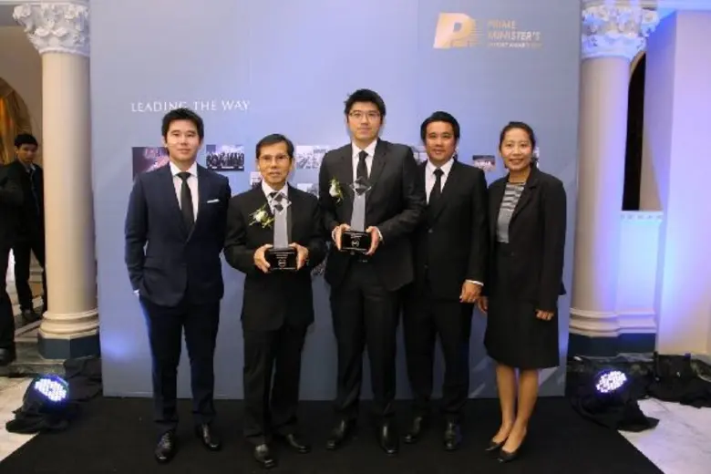 นายกรัฐมนตรี ให้เกียรติมอบรางวัล แก่ ซีลิ...