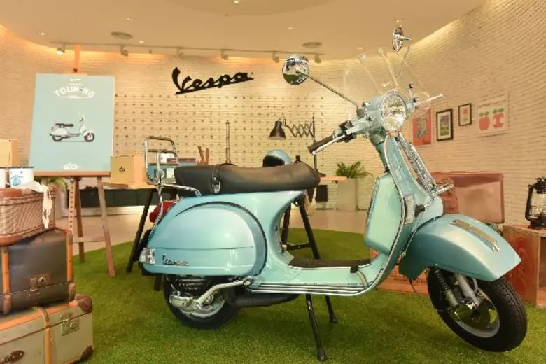 เวสปิอาริโอ เผยโฉม “เวสป้า พีเอ็กซ์ ทัวร์ริ่ง อิดิชั่น”  ฉลองครบรอบ 40 ปี แห่งการถือกำเนิดของสกู๊ตเตอร์พรีเมี่ยมดีไซน์ไอคอนระดับโลก