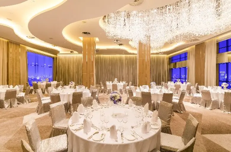 โรงแรมพูลแมน กรุงเทพ จี (สีลม) ขอเชิญว่าท...