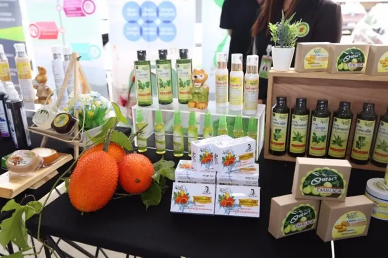 รัฐมนตรีว่าการกระทรวงวิทยาศาสตร์ ฯ ลงพื้นที่ติดตามผลการนำวิทยาศาสตร์ยกระดับสินค้า พื้นที่ภาคกลาง