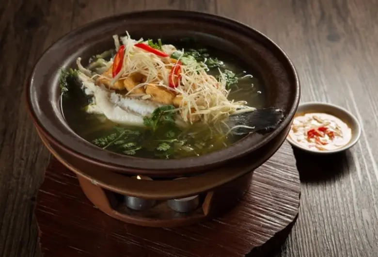 เชฟแจ็คกี้ ชาน เชฟใหญ่ประจำห้องอาหารจีนหล...