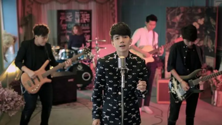 ถือว่าประสบความสำเร็จจากแนวเพลงรักกระแทกใ...