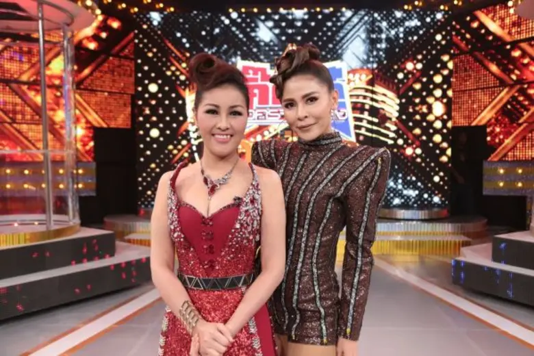 แจ้งเกิดจากการแข่งขันประกวดเงาเสียงหญิงลี...