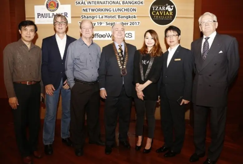 มร. อีริค ฮัลลิน ประธาน SKAL International Bangkok ...