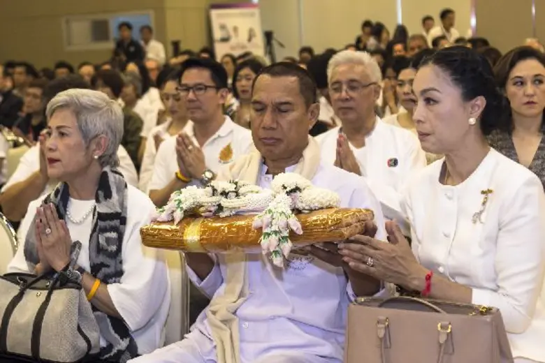 ช่อง 3 รวมใจถวายสังฆทาน น้อมถวายเป็นพระราชกุกล แด่พระบาทสมเด็จพระปรมินทรมหาภูมิพลอดุลยเดช