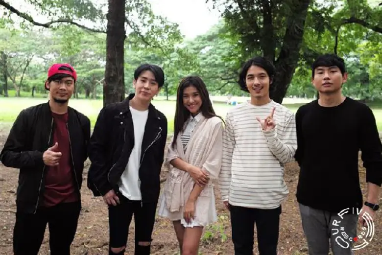 “ยิ้มทั้งน้ำตา” MV แทนรักที่ปวดใจ จาก “HOMeRUN”