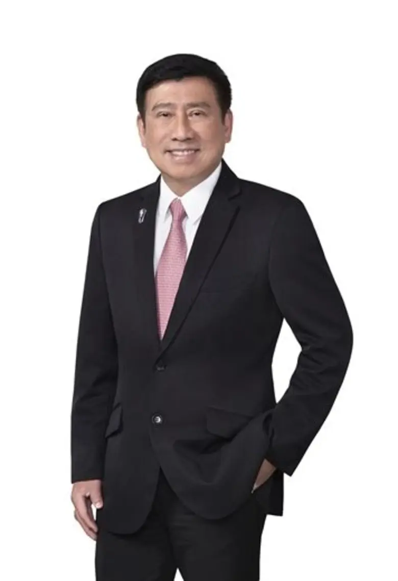 ชาติชาย พยุหนาวีชัย ผู้อำนวยการธนาคารออมส...