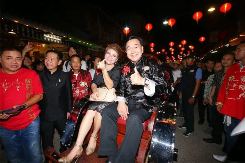 จังหวัดชลบุรีจัดงาน “แขวนโคมชมจันทร์ ณ ตลาดชากแง้ว” โปรโมทชุมชนโบราณ แหล่งท่องเที่ยวเชิงวัฒนธรรมแห่งใหม่