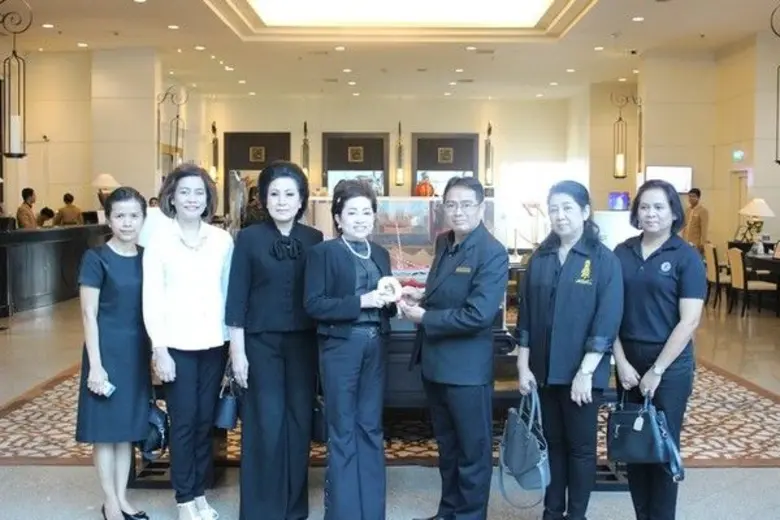 นายมนูญ วุฒิ ผู้จัดการทั่วไปโรงแรมเซ็นทาร...