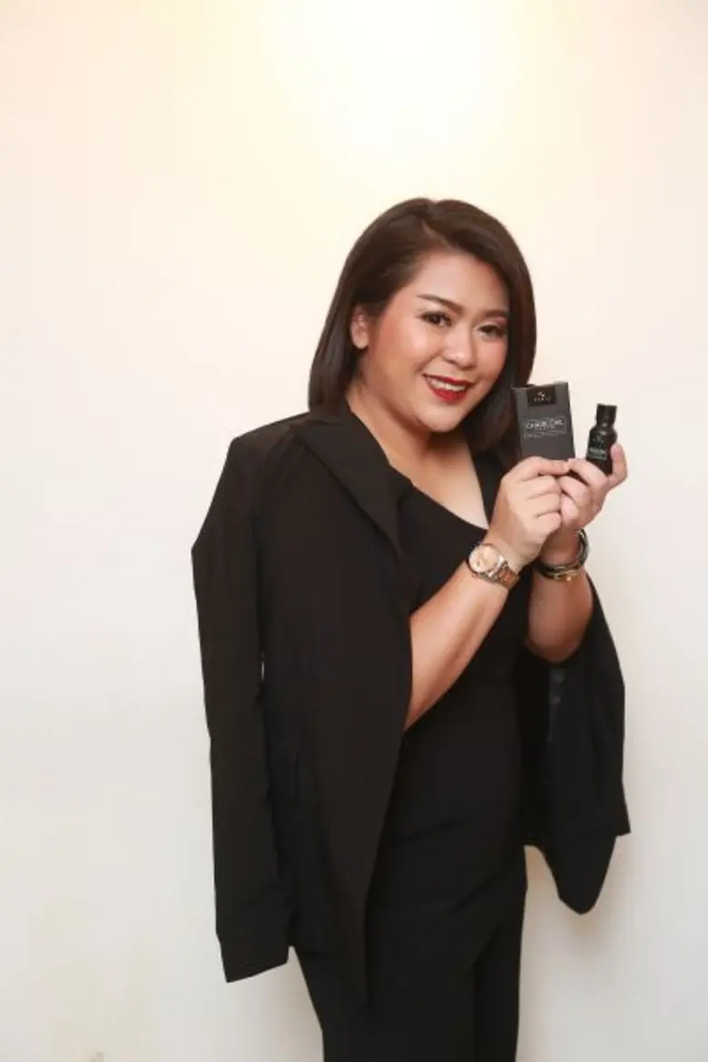 ผลิตภัณฑ์ชาโคล เซรั่ม ภายใต้แบรนด์ "Parin...