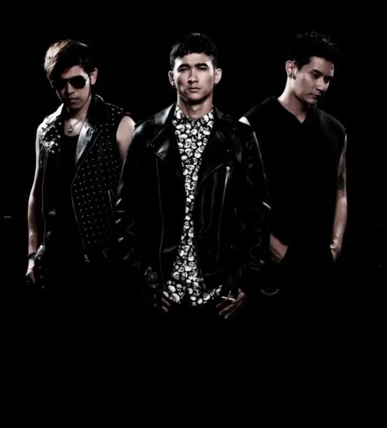 ส่งเพลงฮิตโดนใจแฟนๆ มาก็หลายเพลง ล่าสุดกล...