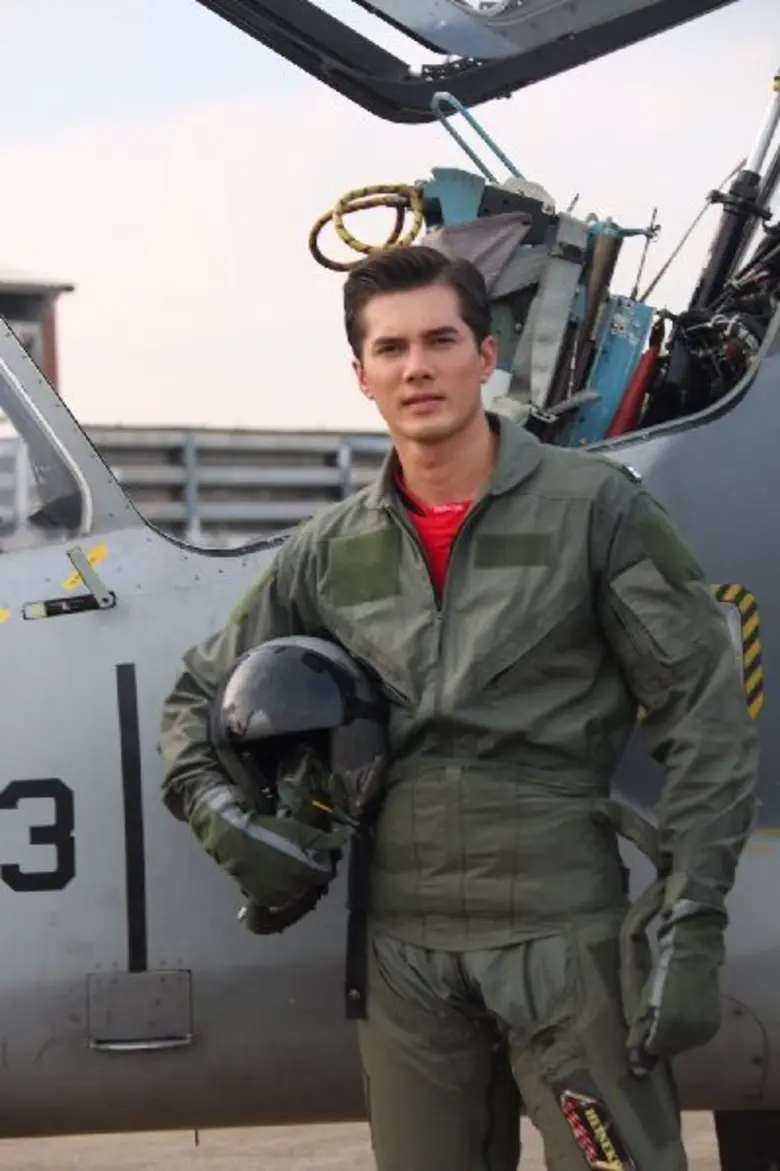 “มิกค์” ชวนแฟนไปฟินกันอย่างต่อเนื่องใน “ยึดฟ้าหาพิกัดรัก”