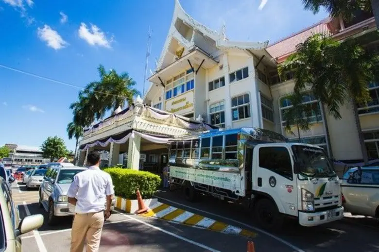 ราชภัฏโคราช มอบดอกไม้จันทน์ 21,999 ดอก ให้กับจังหวัด ถวายอาลัยในหลวงรัชกาลที่ 9