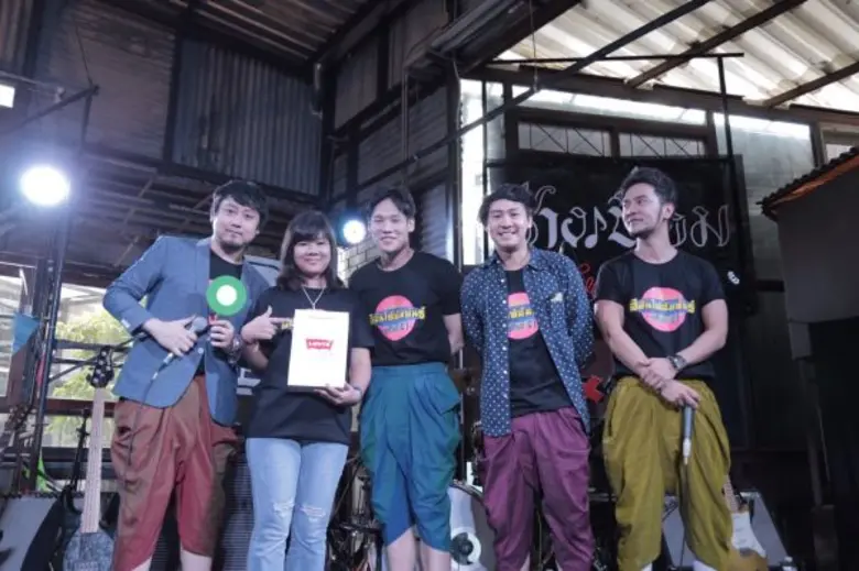 หลังจากที่ห่างหายจากแฟนมีตติ้งครั้งที่แล้...