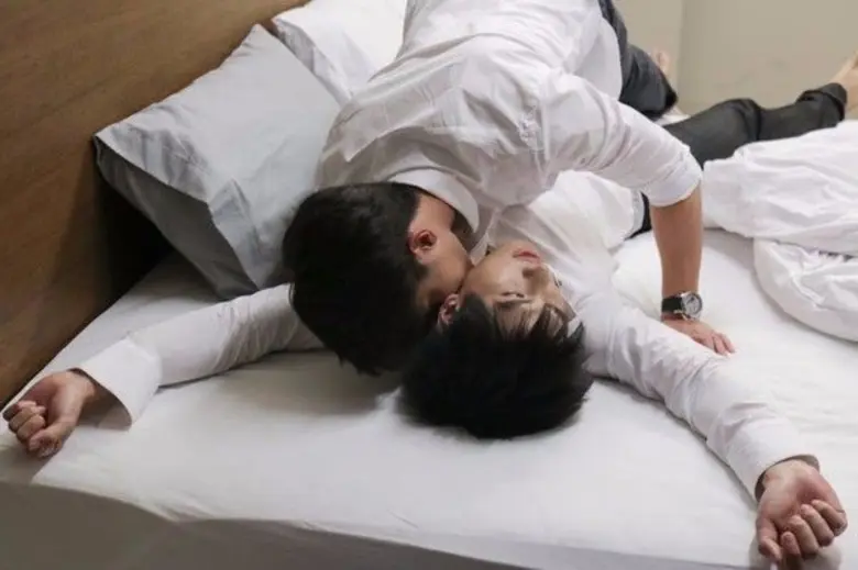 “กร” - “น็อค” เลิฟซีนแบบเปิดใจ แฟนคลับกรี๊ดสนั่น! ฟินสนั่น