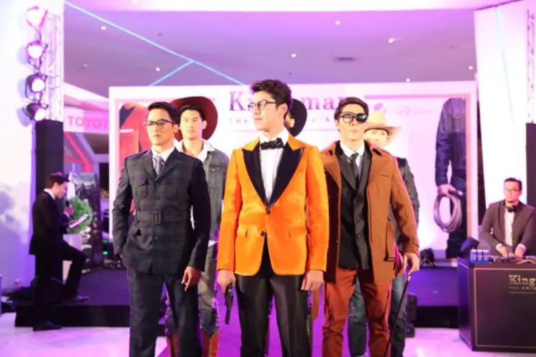 “นาย ณภัทร” โชว์เดินแบบสไตล์สายลับ ปะทะ 5 หนุ่มนายแบบหุ่นล่ำ ในงาน “Thailand Gala Premiere Kingsman : The Golden Circle”