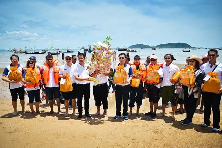 IRPC ร่วมสืบสานประเพณี “ทอดผ้าป่าทางทะเล” ตามวิถีชาวปากน้ำ จ.ชุมพร สนับสนุนกิจกรรมชุมชน พร้อมจัดกิจกรรม “IRPC รักเล รักษ์ศิลป์ ถิ่นใต้”