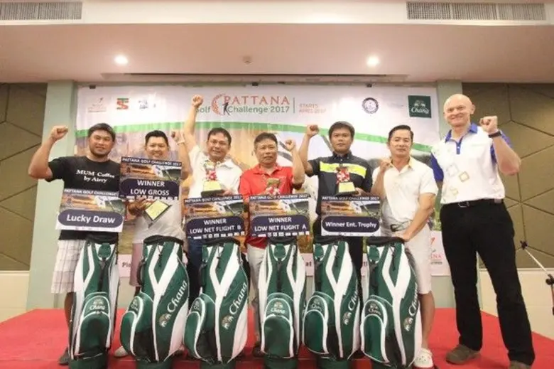 มร.แอเดรียน ฟลาเฮอร์ตี้ ผู้จัดการทั่วไปแผ...