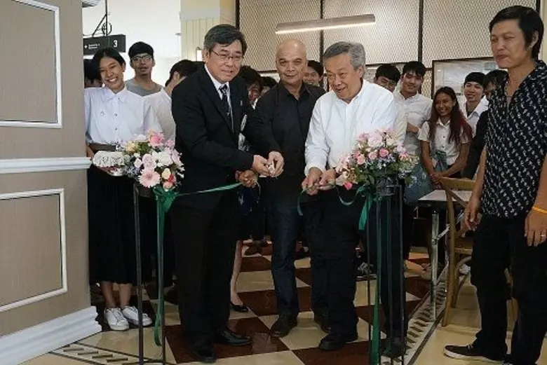 ผู้แทนสมาคมสถาปนิกสยาม ในพระบรมราชูปถัมภ์ (ASA) ดร....