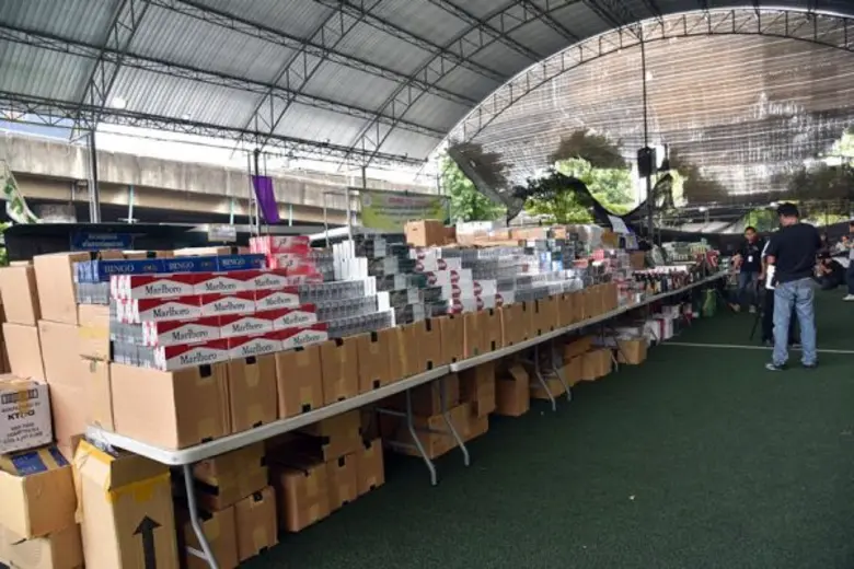 กรมศุลกากรจับกุมสินค้าแบรนด์เนม และบุหรี่ สุรา ไวน์ ลักลอบหนีศุลกากร มูลค่ากว่า 15 ล้านบาท