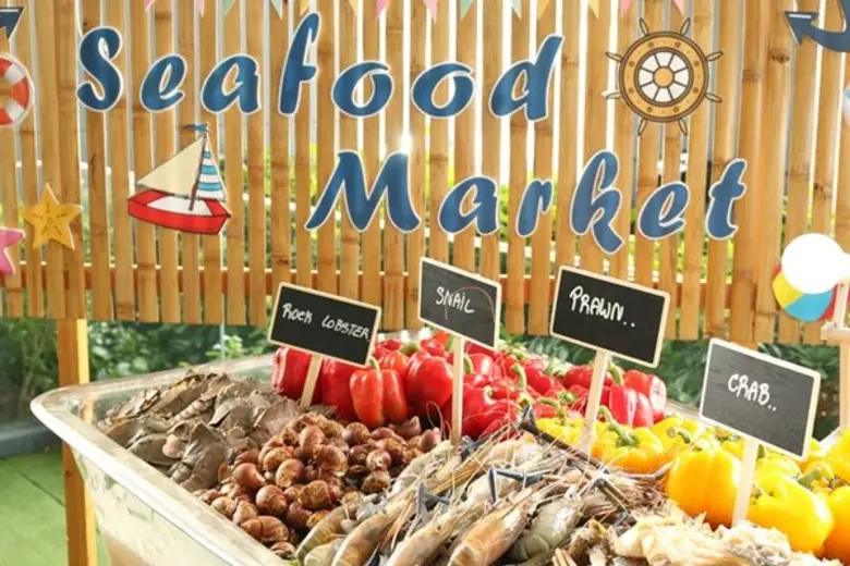 โรงแรมเมอร์เคียว กรุงเทพฯ สยาม ยกอาหารทะเ...