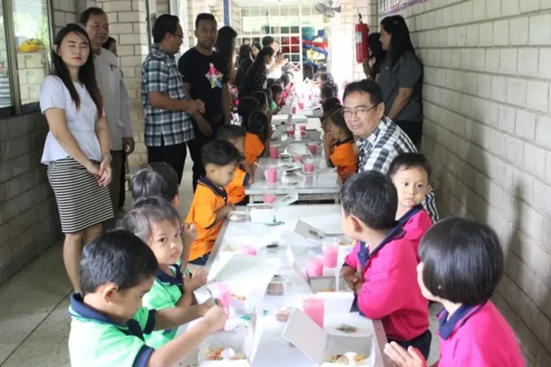โรงแรมเซ็นทารา หาดใหญ่ เลี้ยงอาหารกลางวันเด็กที่หมู่บ้านเด็กโสสะหาดใหญ่ สงขลา
